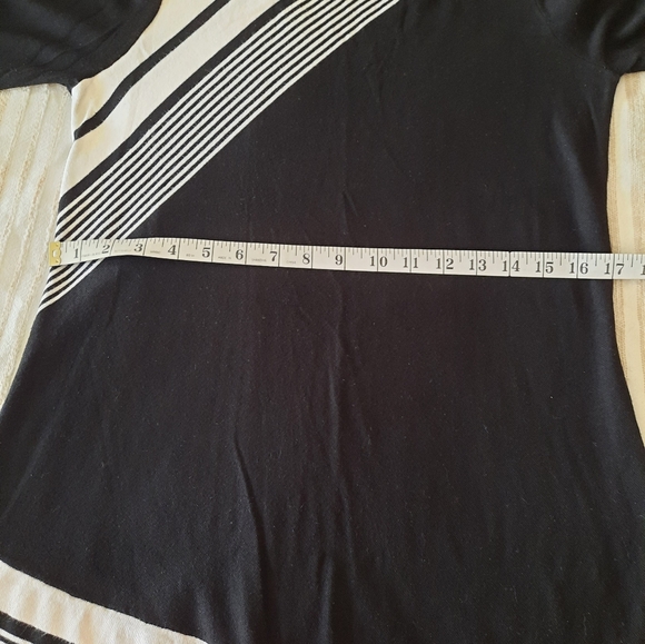 Soft classic knit tunic sweater - Picture 6 of 9